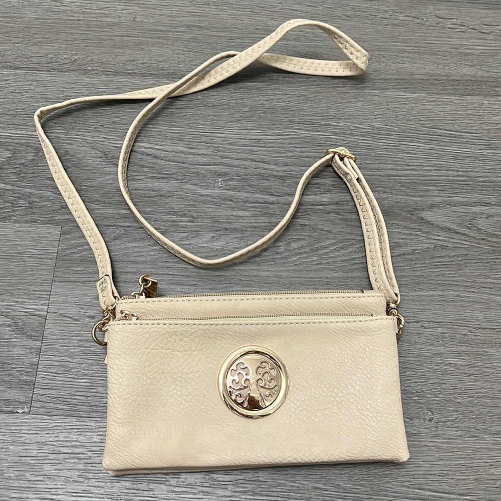 Mia K Collection Women’s Crossbody Leather Bag